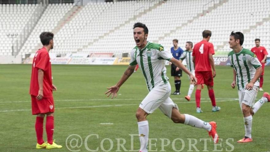 Quiles celebra un gol anotado cuando militaba en el Córdoba B.