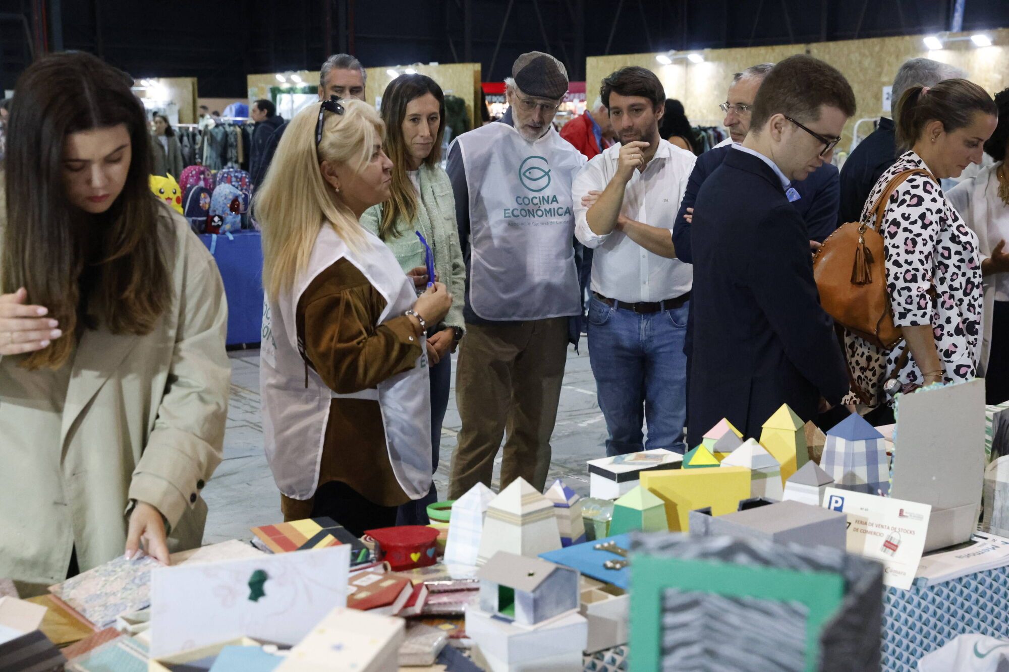EN IMÁGENES: La Feria de Stocks regresa a Gijón con más expositores que nunca: "Es un gran escaparate para los comercios locales"