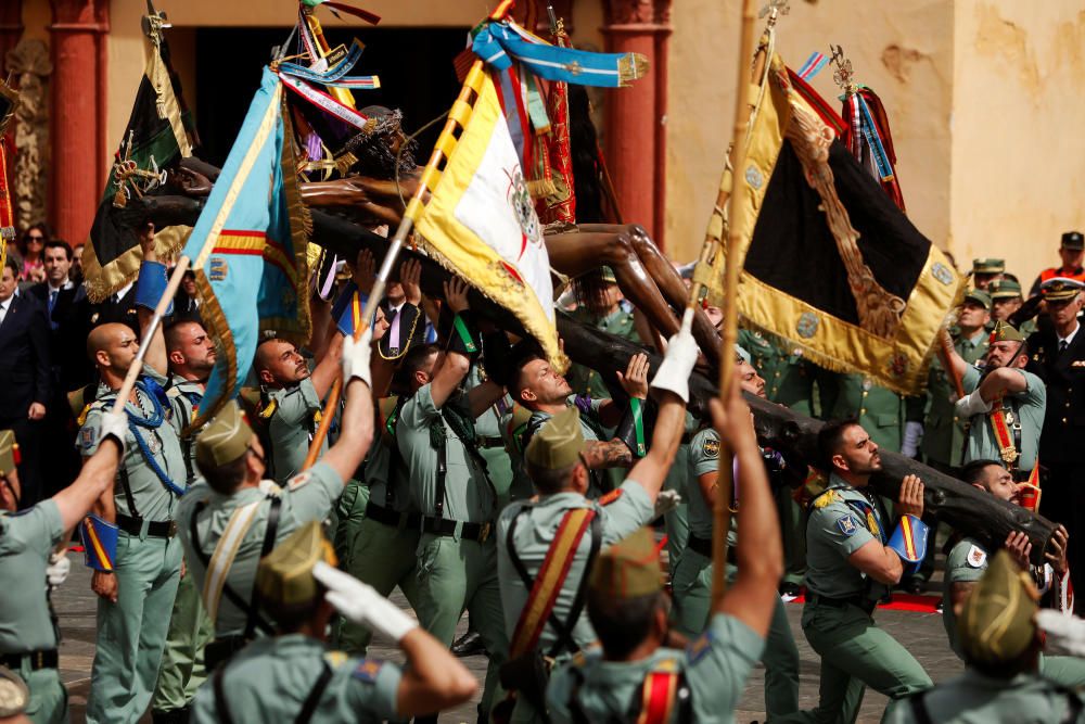 Spanish legionnaires carry statue of Christ of ...