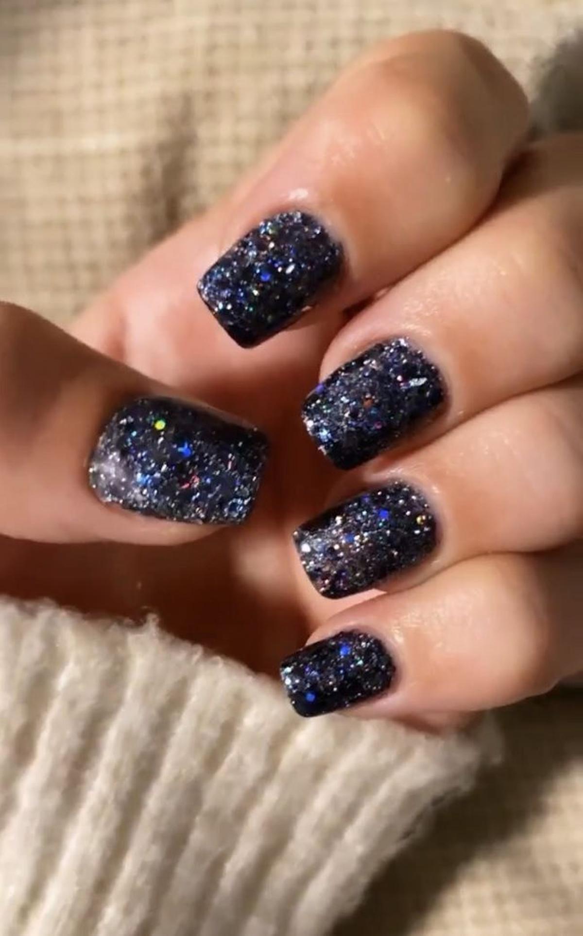 Uñas glitter de Rocío Osorno