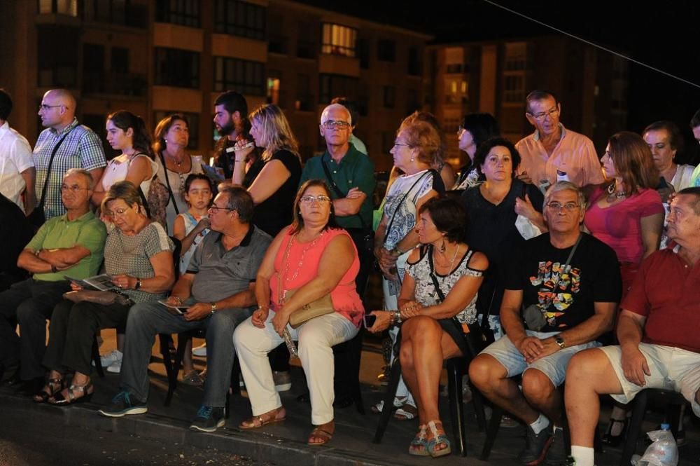 Desfile de Moros y Cristianos por las calles de Mu