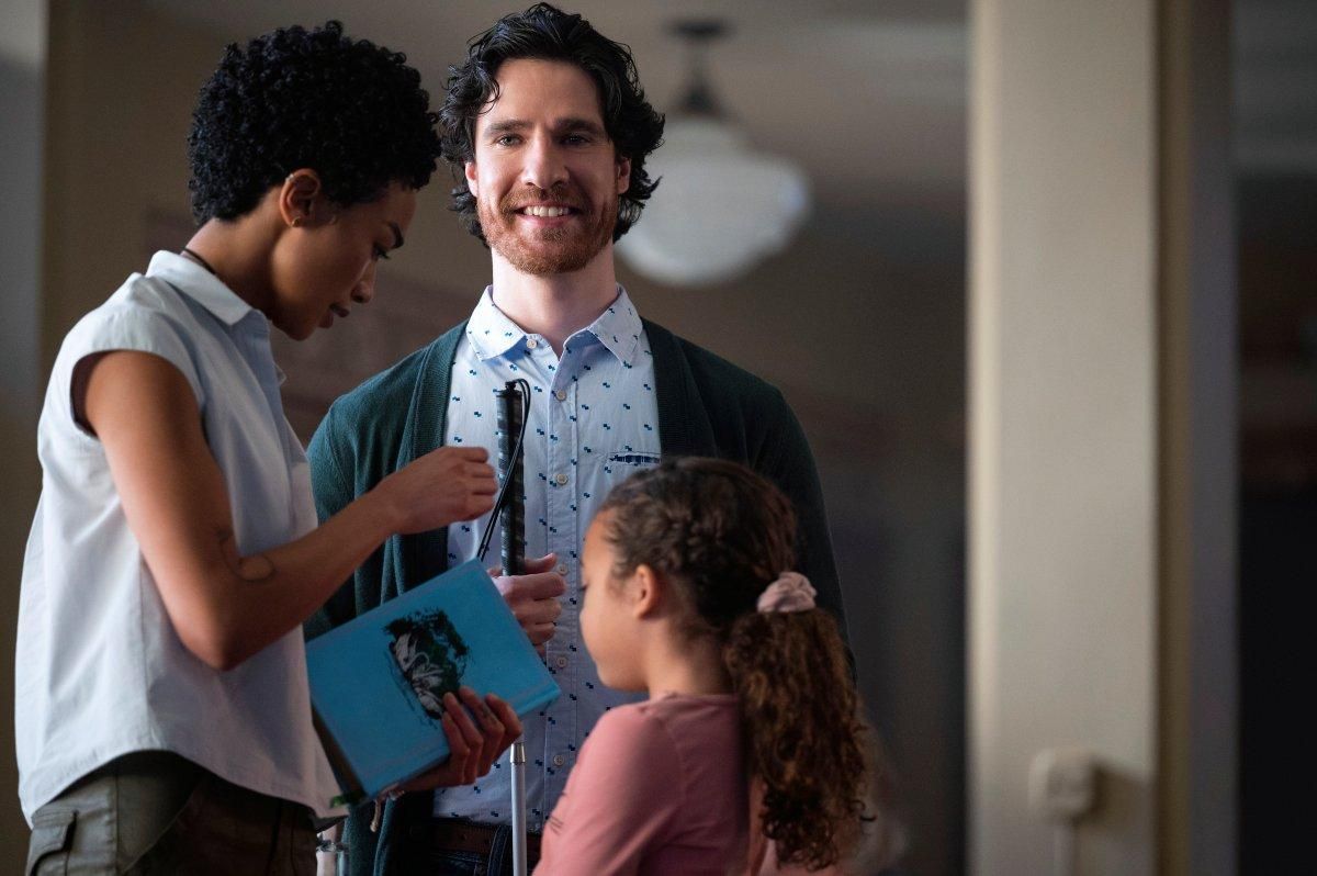 Tati Gabrielle y Ben Mehl, Marienne y Dante en la serie 'You' (Netflix)
