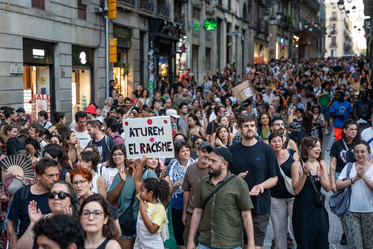 Manifestación antiracista y antifascista en Barcelona después de lo sucedido en Torre Pacheco y del auge de la extrema derecha. Manifestación antiracista y antifascista en Barcelona después de lo sucedido en Torre Pacheco y del auge de la extrema derecha.