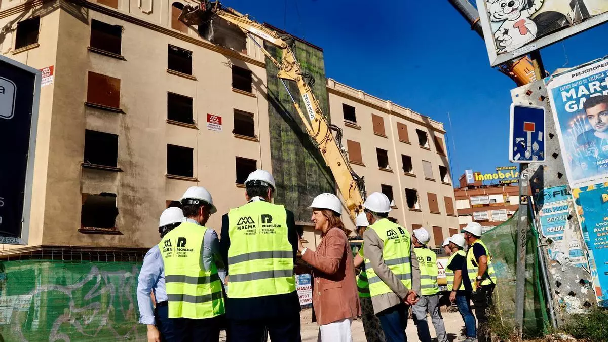 Adiós al Chernóbil de Campanar: 200 toneladas de basura y 10 años de okupación