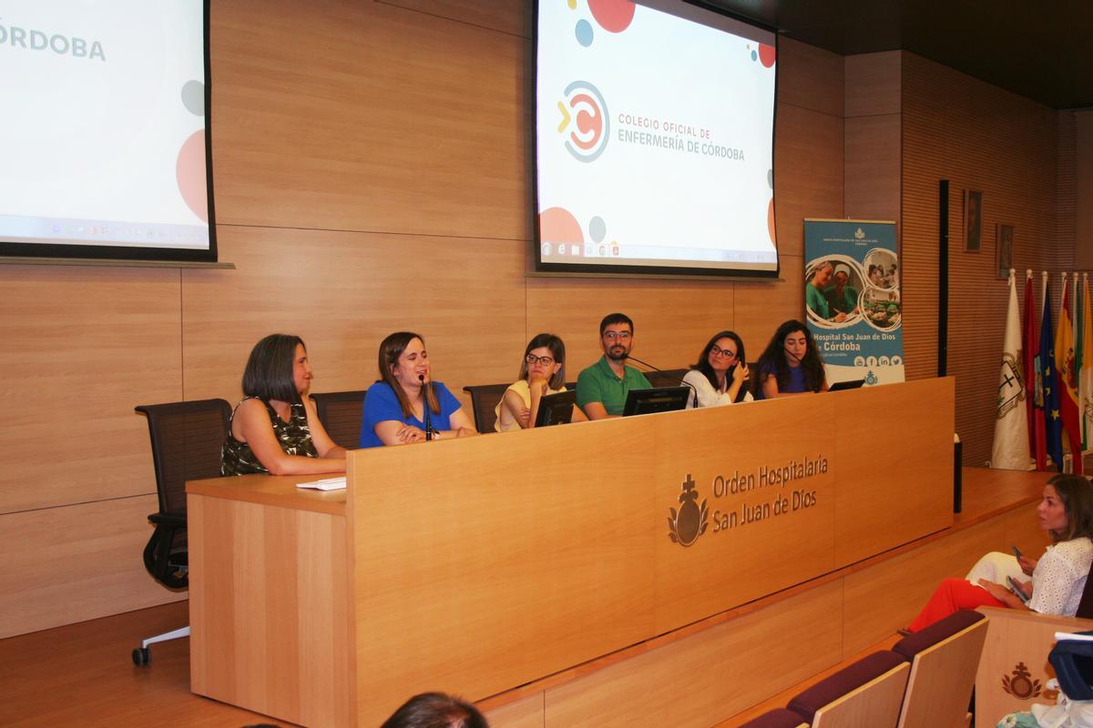 Profesionales que han participado en una de las mesas redondas.