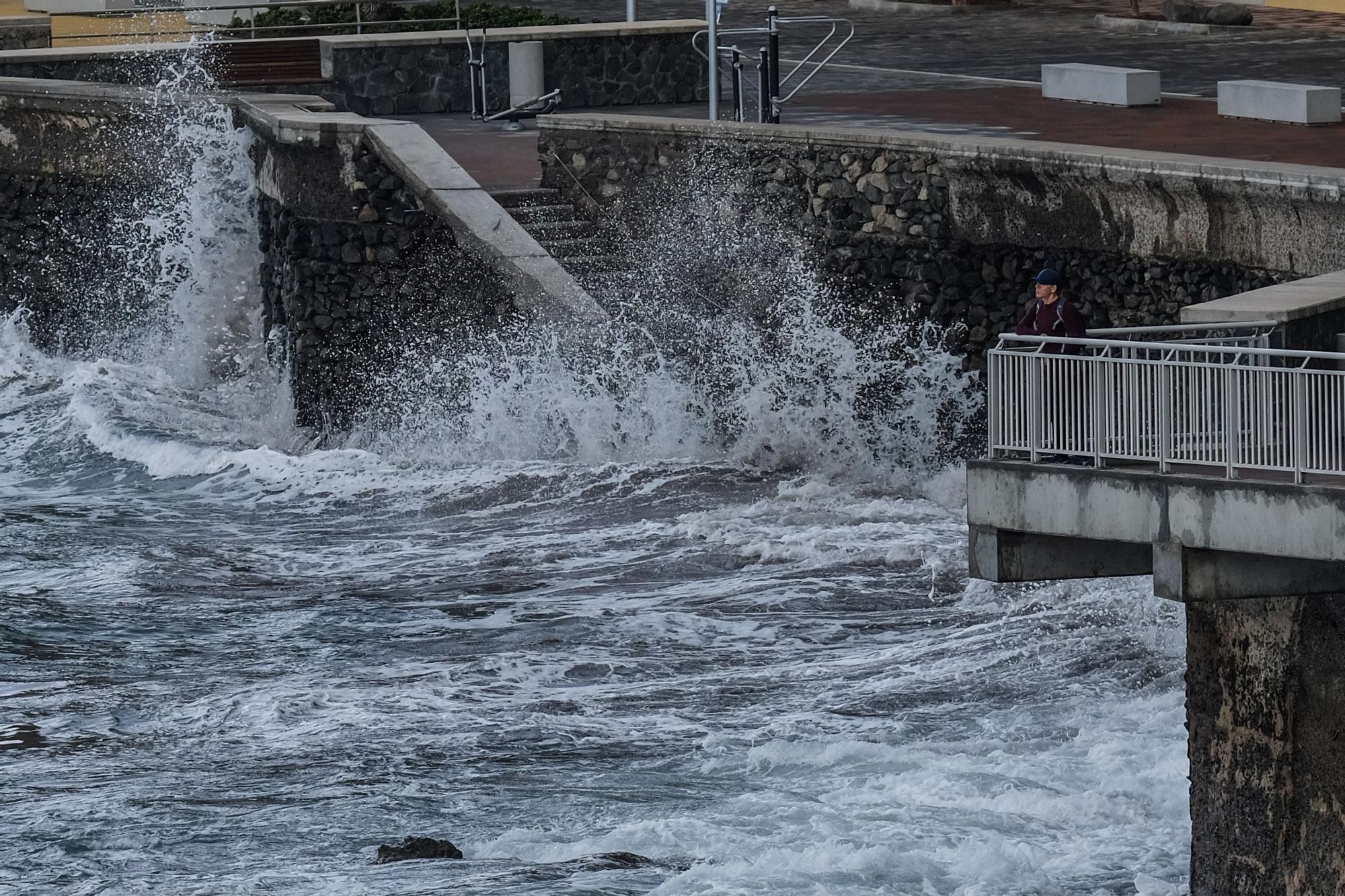 La borrasca Celia deja un temporal de viento y mar en Gran Canaria (14/02/2022)