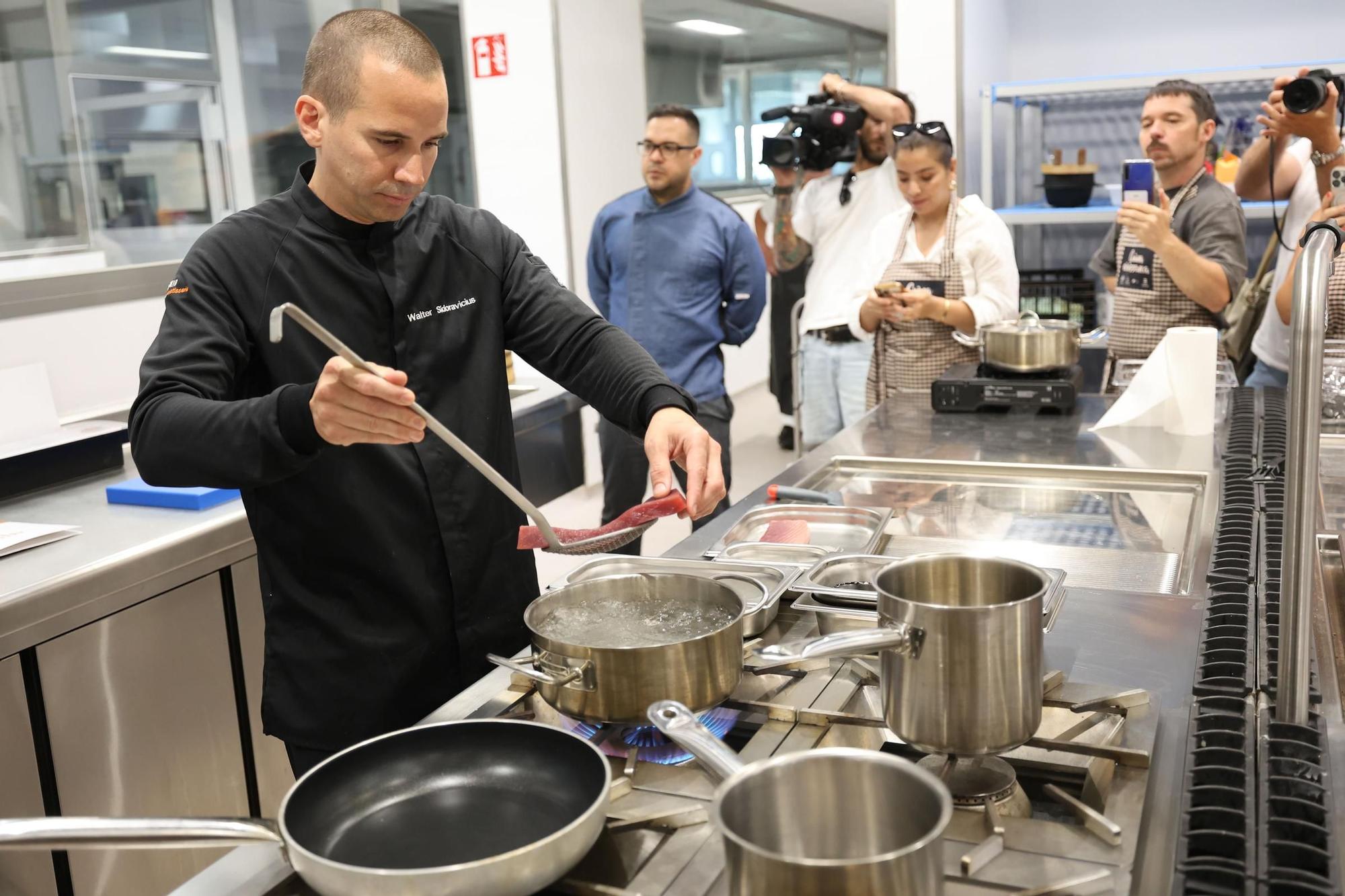 Clase magistral de sushi en la Escuela de Hostelería