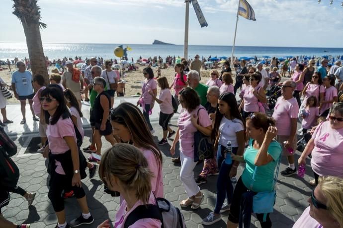 Marcha contra en cáncer de mama en Benidorm