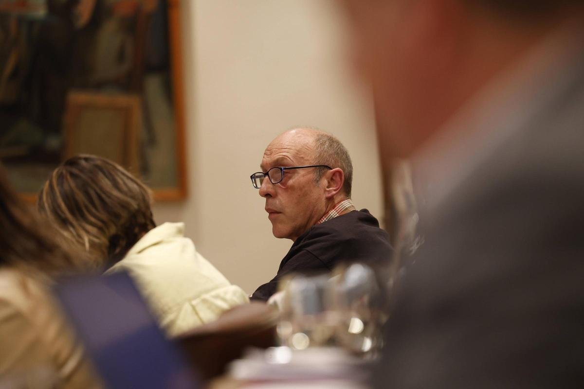 Agustín Medina, en la bancada de Cambia Avilés.