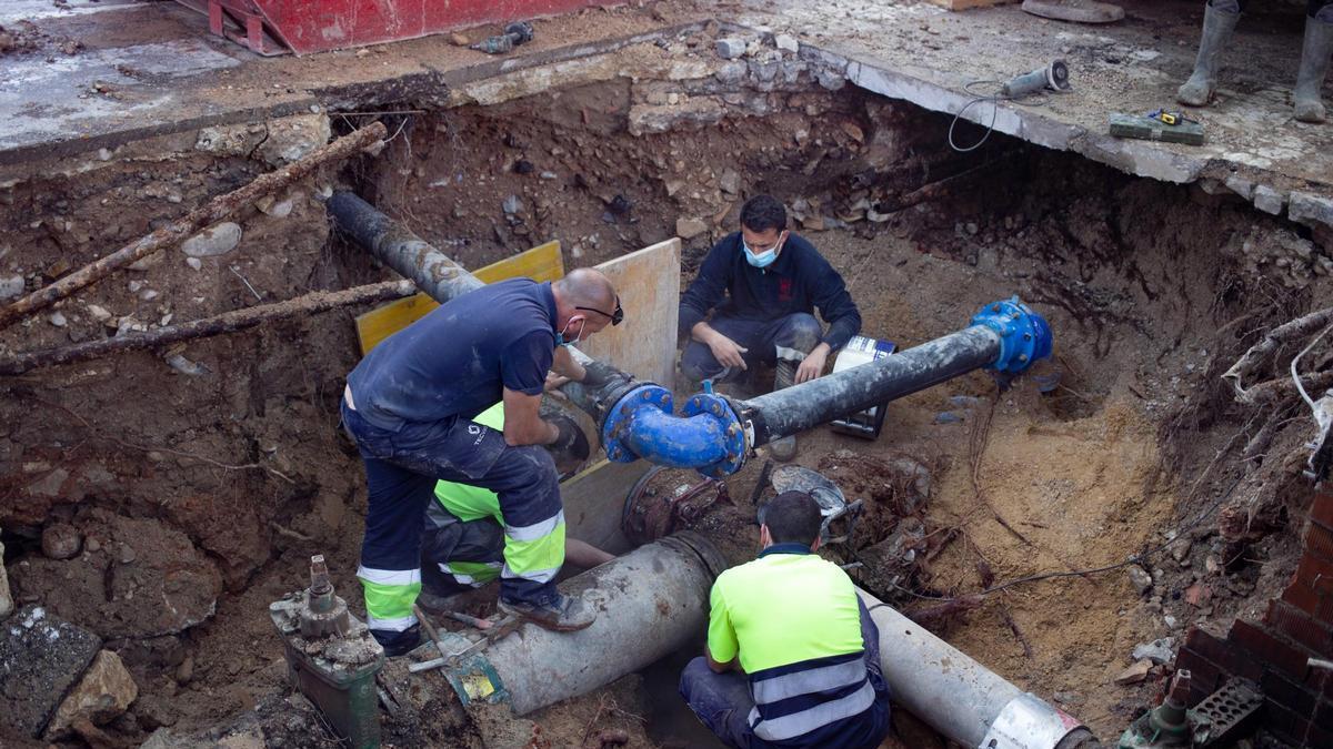 Imagen de archivo de unas obras en el alcantarillado de Xàtiva.