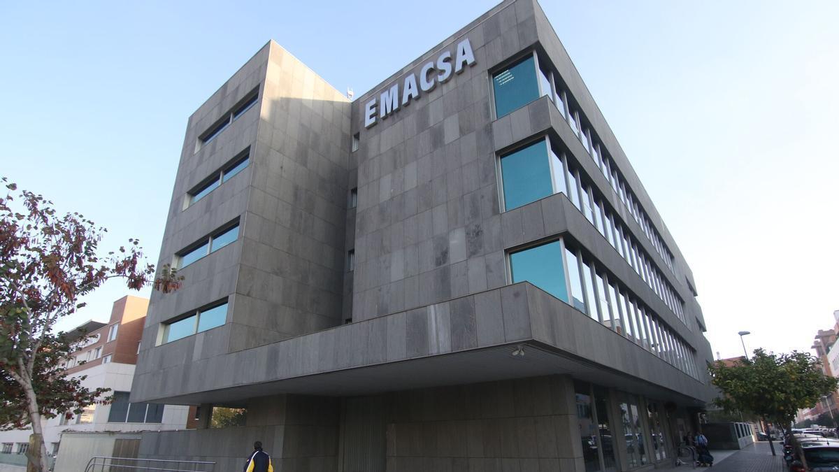 Fachada de la sede central de Emacsa.