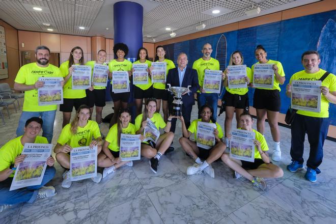 La plantilla del Hidramar Gran Canaria, campeonas de liga, visita la redacción de LA PROVINCIA