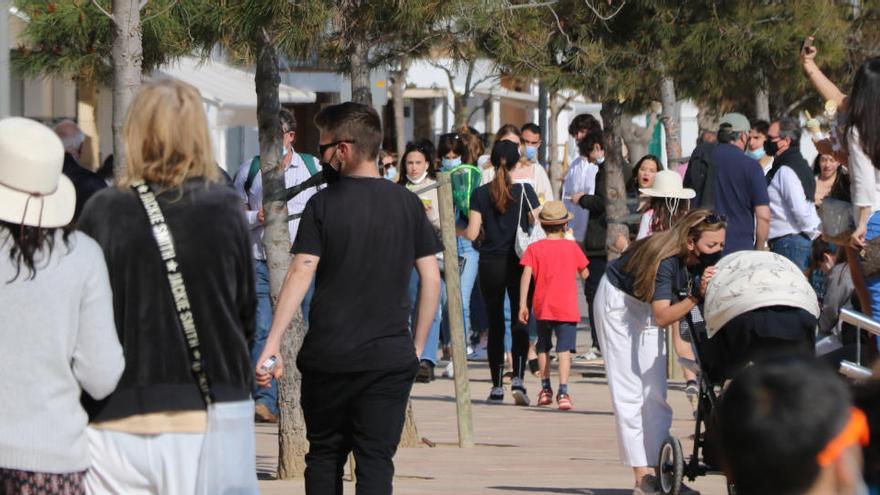 El passeig de Llafranc, durant la Setmana Santa