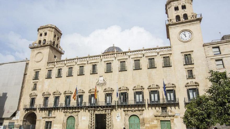 Ninguna empresa se interesa en asegurar al Ayuntamiento de Alicante