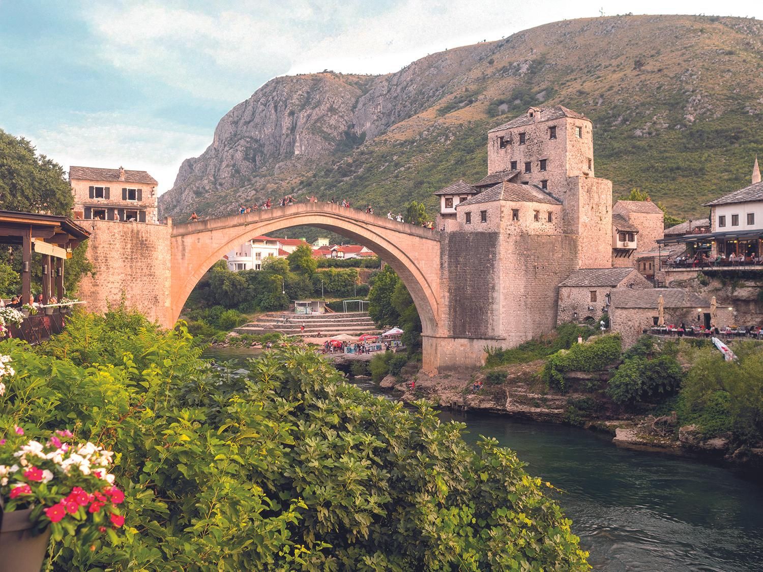 Fotografía de puente de Mostar.