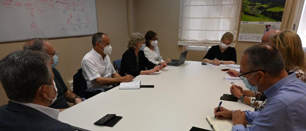 Una imagen de la reunión que han mantenido en Valéncia los gerentes de los departamentos de salud de la provincia para acordar con la Conselleria este plan de choque.