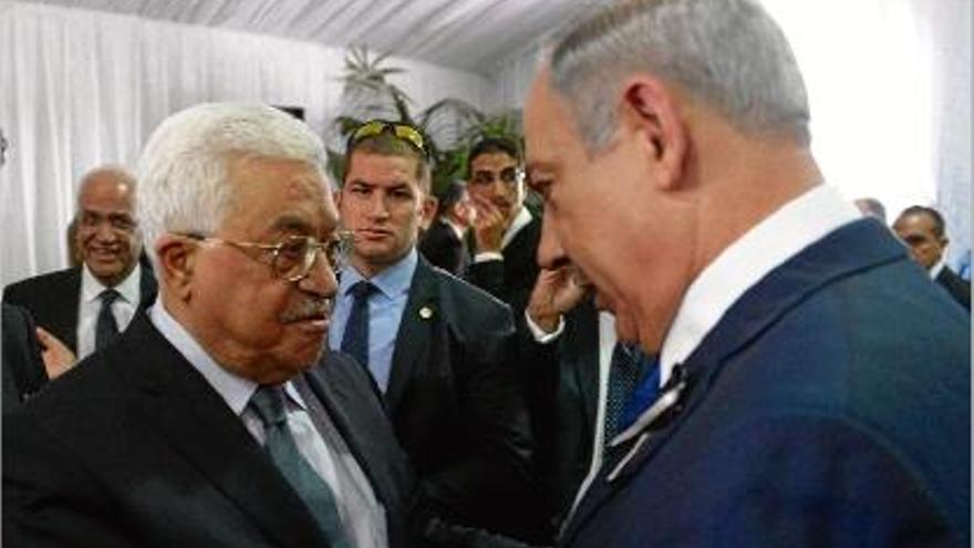 Abu-Mazen i Netanyahu es van saludar, després de molt temps sense fer-ho.