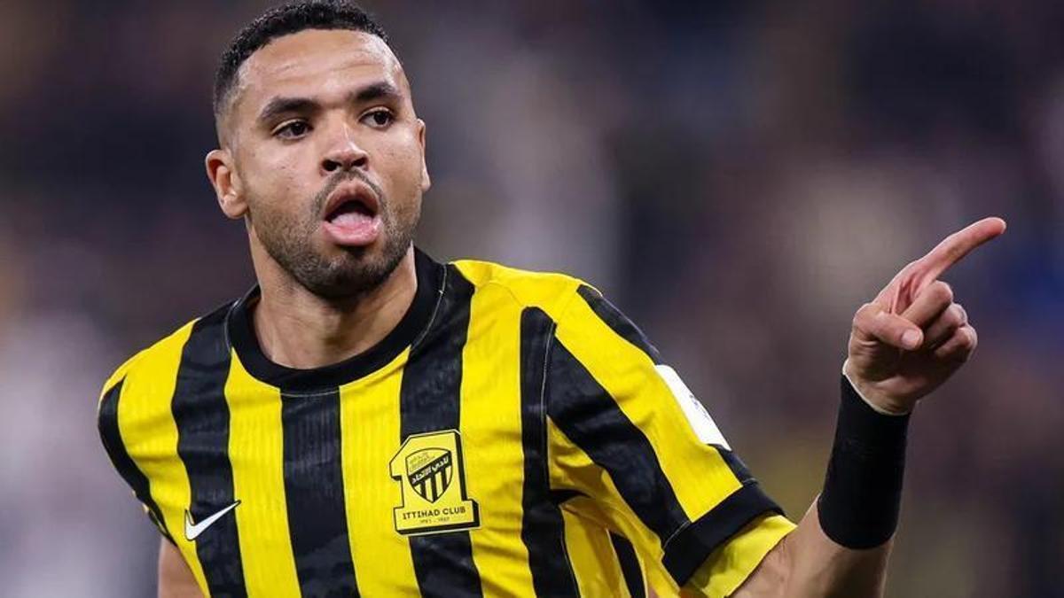 En-Nesyri en un partido con el Al-Ittihad.