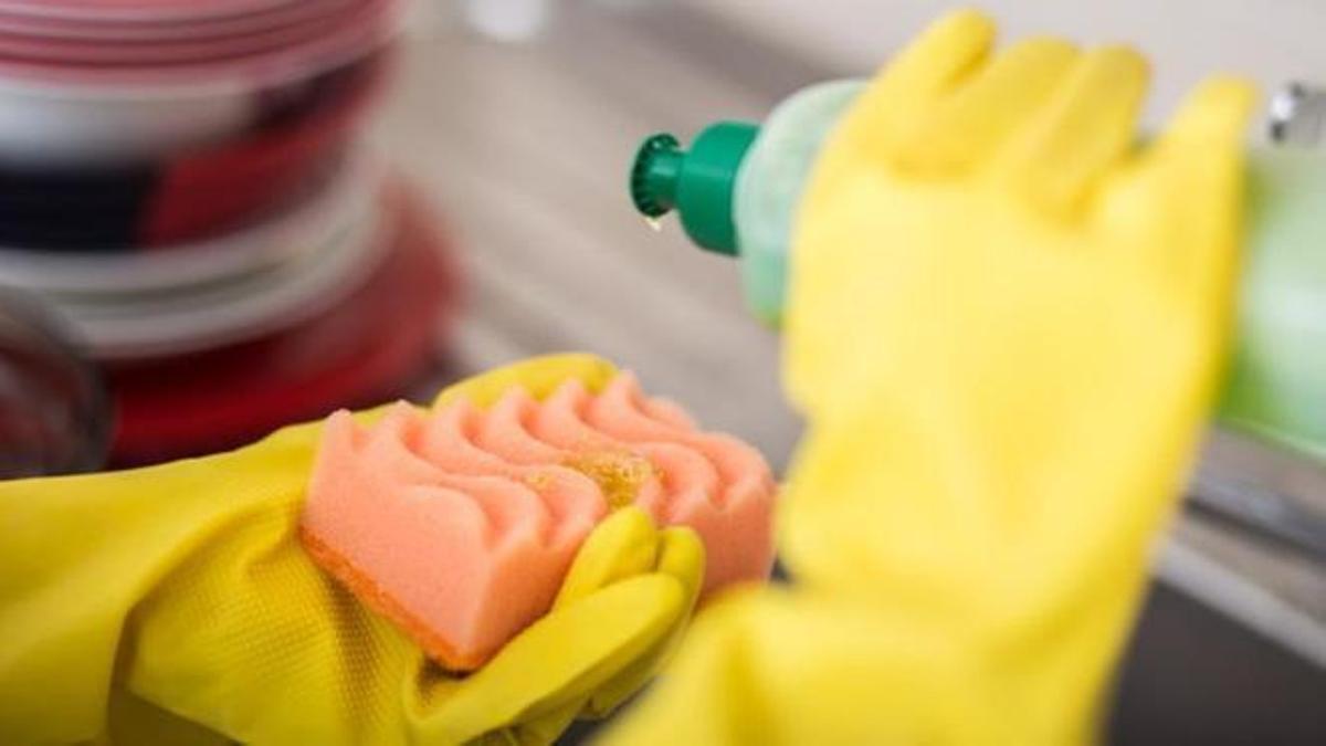 Limpieza con líquido lavavajillas