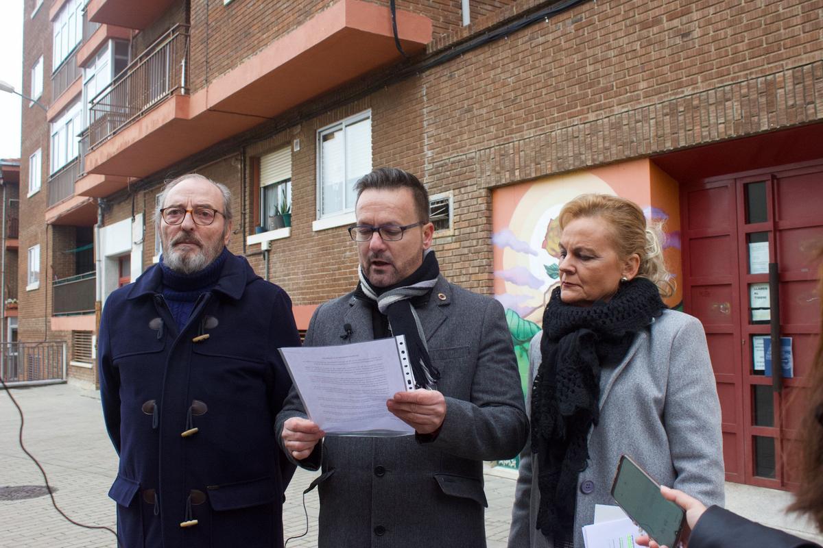 Lectura del manifiesto de Vox frente a la sede socialista en Zamora