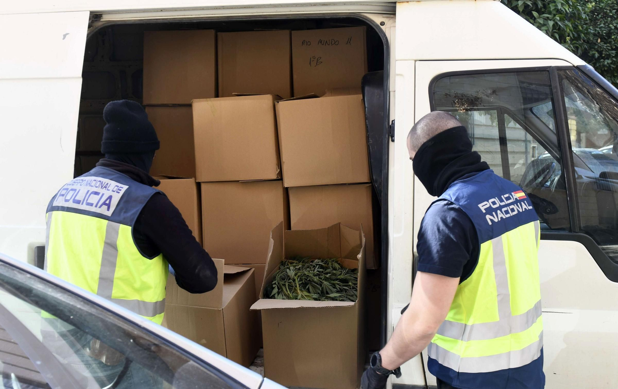La redada contra el narcotráfico en el Polígono de La Paz, en imágenes