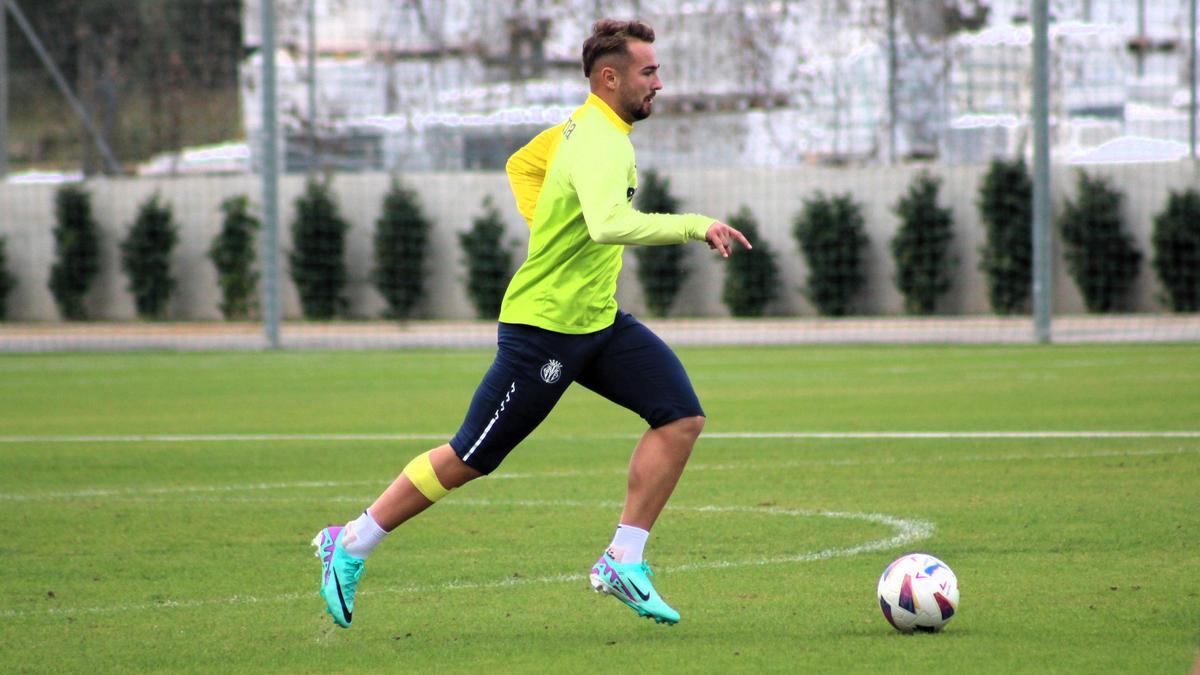 Javi Ontiveros, futbolista muy importante dentro de la plantilla del Villarreal B.