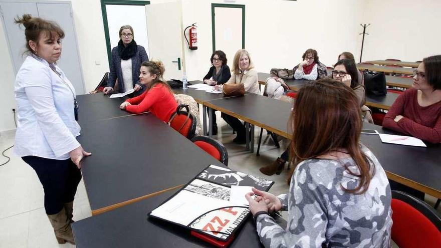 Las matronas y el CISE se alían en favor de las madres adolescentes