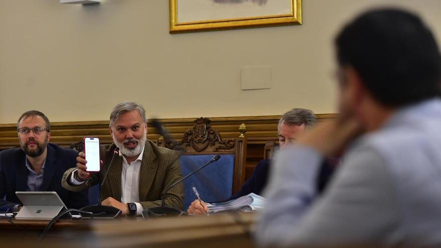 Pizarro pide al PSOE que ponga orden en su grupo por la actitud de Esther Sánchez en el pleno