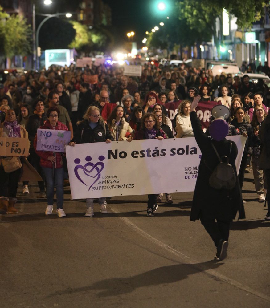 Sagunt grita contra la violencia machista el 25N