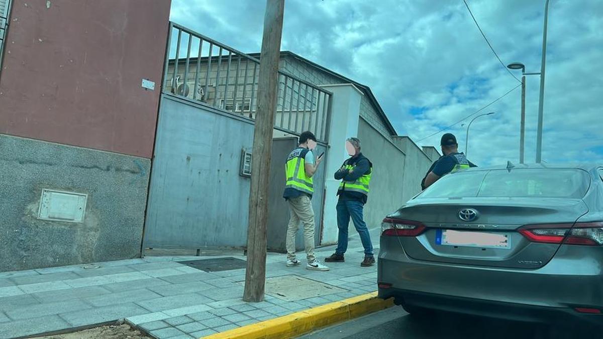 La policia inicia una operació amb detencions i registres a Melilla per la presumpta compra de vots per correu