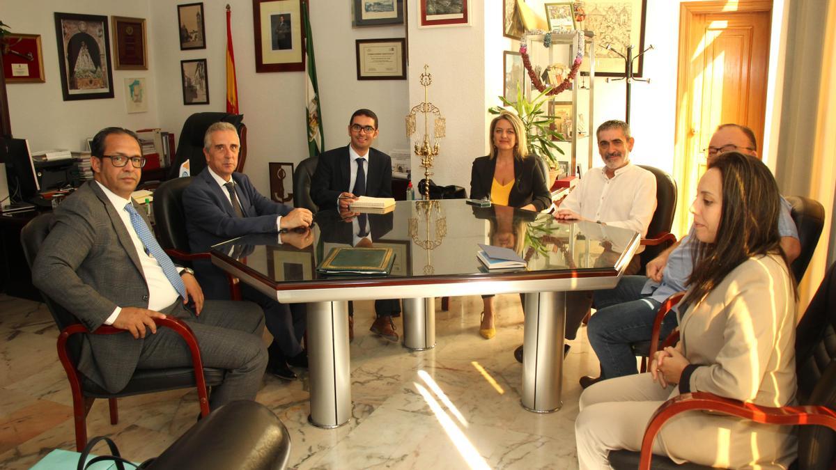El cónsul de Marruecos fue recibido en el Ayuntamiento de Lucena.