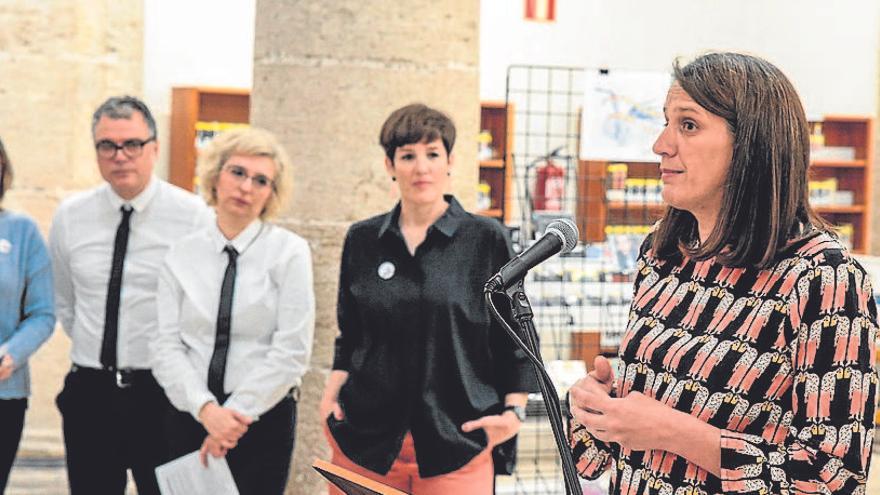 Las bibliotecas exigen más presupuesto para no ser &quot;contenedores de libros&quot;