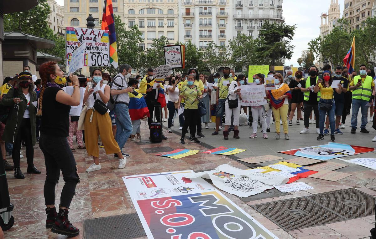 Diversos colectivos denuncian en València la "represión" de Colombia a ...