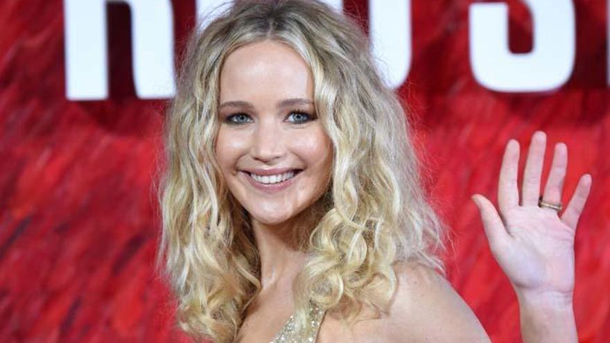 Jennifer Lawrence responde a las críticas por su vestido