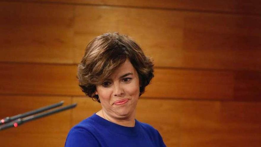 Soraya Sáenz de Santamaría, ayer durante su comparecencia. // Efe