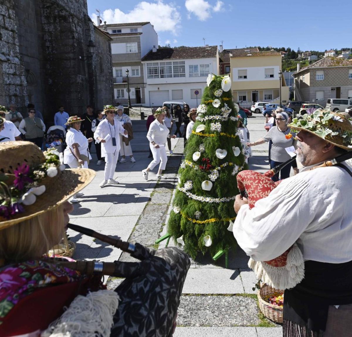 A Festa dos Maios de Baiona, o ano pasado en Santa Liberata. | PABLO HERNÁNDEZ GAMARRA