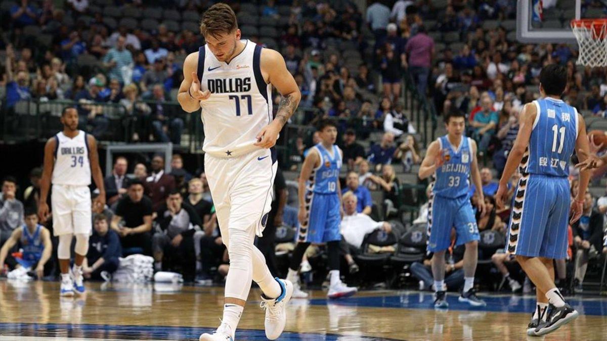 Luka Doncic debuta en partido oficial con los Dallas Mavericks