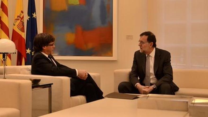Puigdemont avisa Rajoy que si no dialoga el Parlament votarà la declaració d&#039;independència
