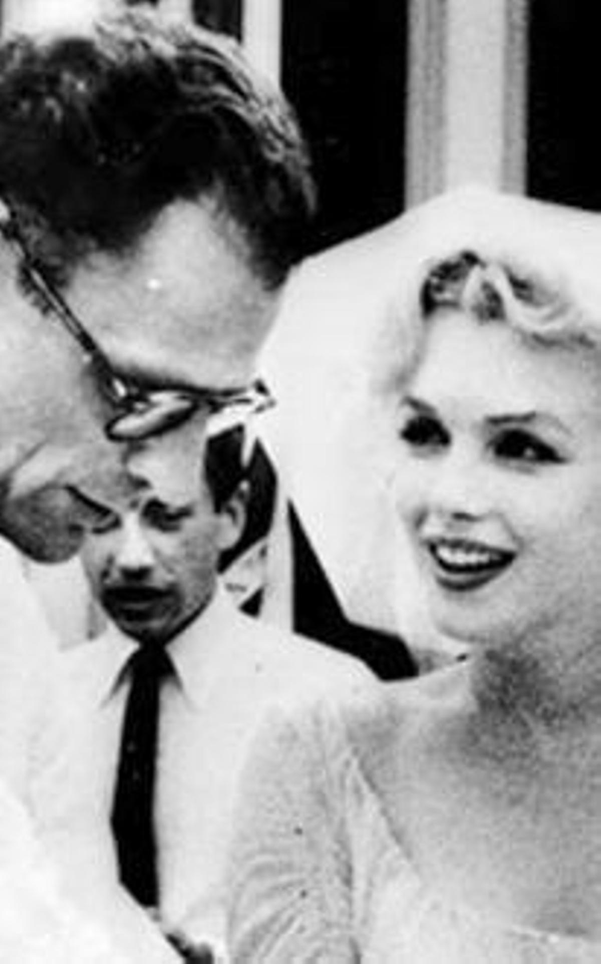 Marilyn Monroe y Arthur Miller el día de su boda.