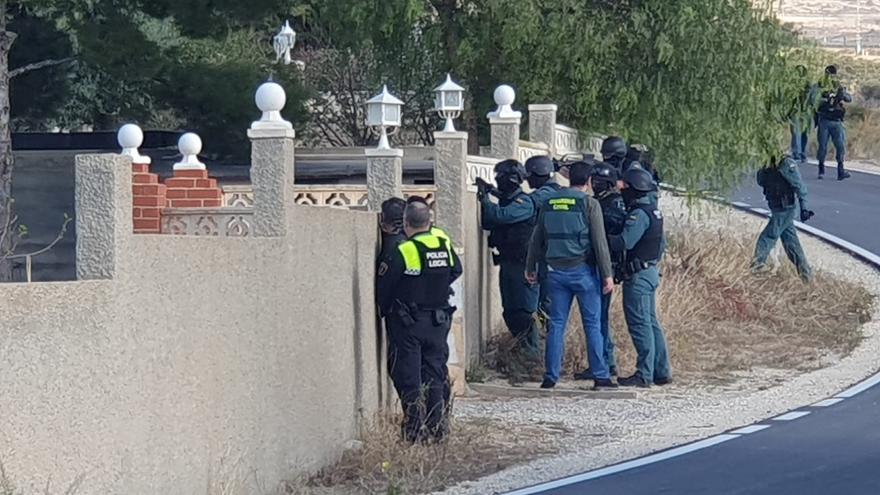 Tiroteo en un chalet de Alicante con cinco guardias civiles heridos