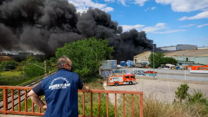 "Nos ha dado tiempo a sacar la maquinaria y a ponernos a salvo": el testimonio de un trabajador de la empresa incendiada