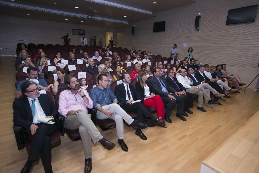 De los homenajeados ayer se resaltó, entre otras virtudes, su «humanidad», ser «periodistas todoterreno» y hacer un trabajo «libre» durante los años de dictadura.