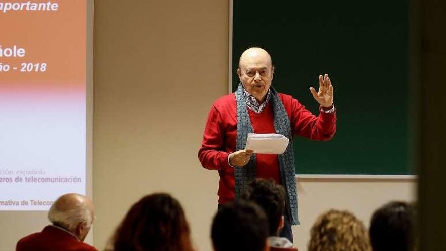 Juan Ignacio Sánchez Piñole, ayer, durante su charla.