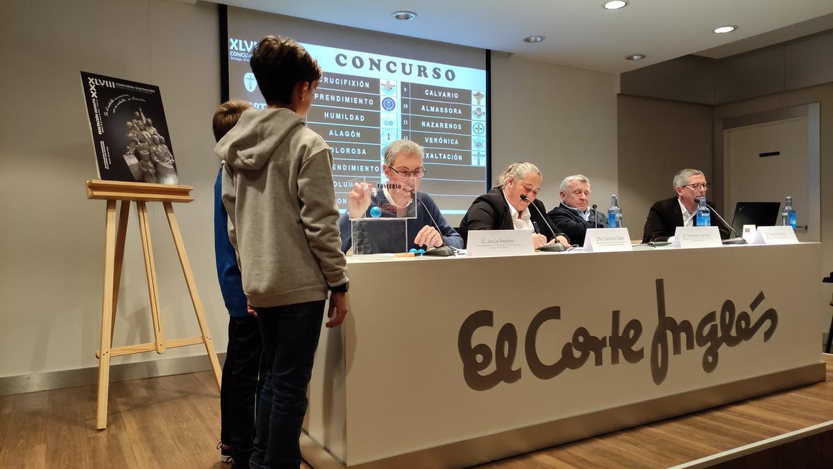 Momento del sorteo celebrado esta tarde.