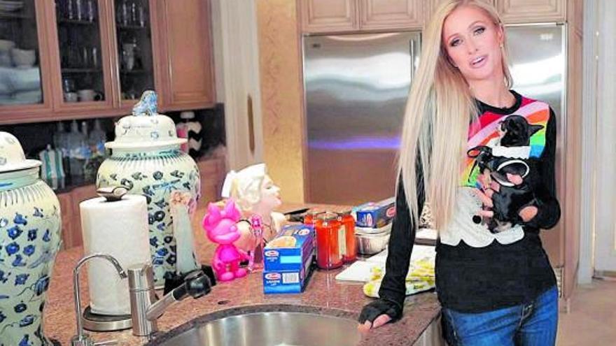 Paris Hilton se pone a los fogones con Netflix