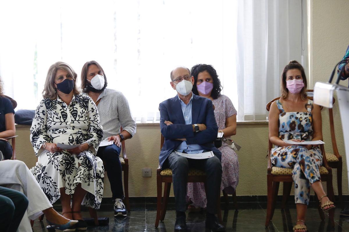 Entrega de diplomas en reconocimiento a la labor de las Fuerzas y ...