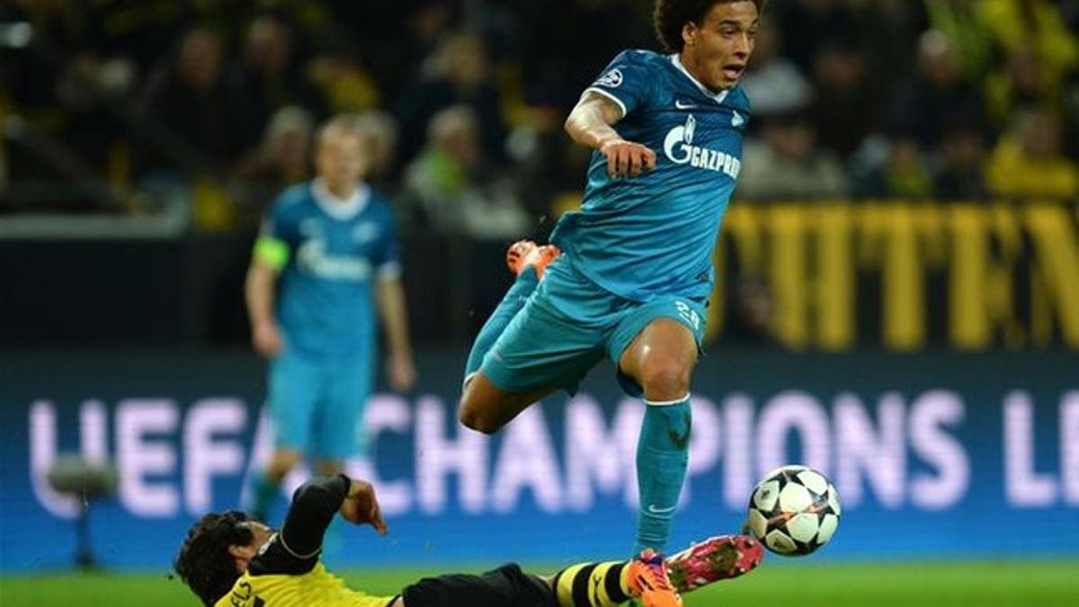 Witsel juega en el Zenit