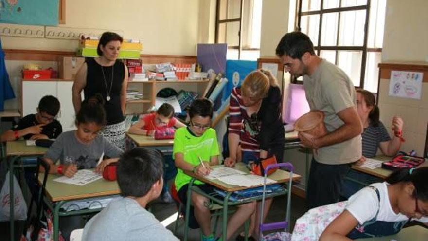 Alumnos de Almassora asisten a un taller de arqueología