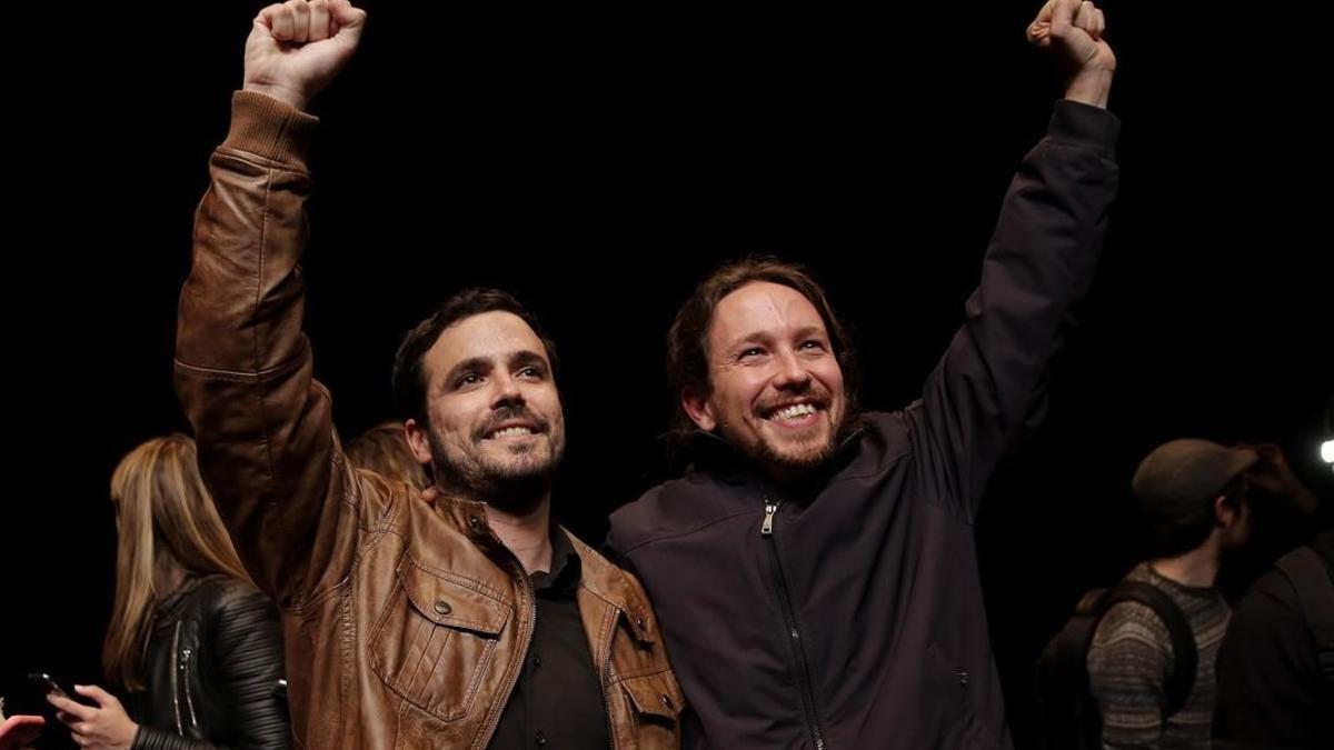 Iglesias y Garzón presentan el acuerdo en la Sala Mirador, en el barrio de Lavapiés (Madrid).