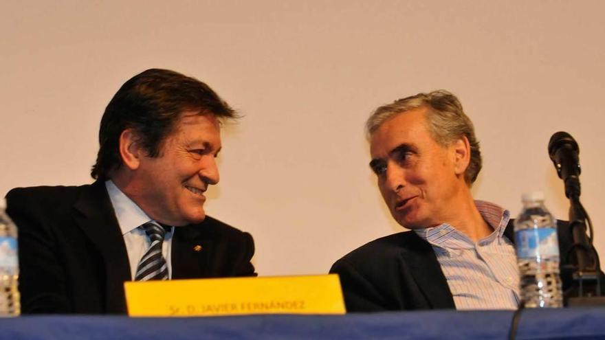 Javier Fernández y Ramon Jáuregui, en un reciente acto en Mieres.